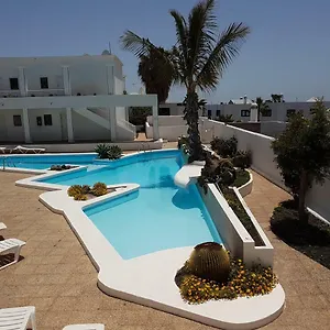las-caracolas-i.puertodelcarmen-hotels.org/